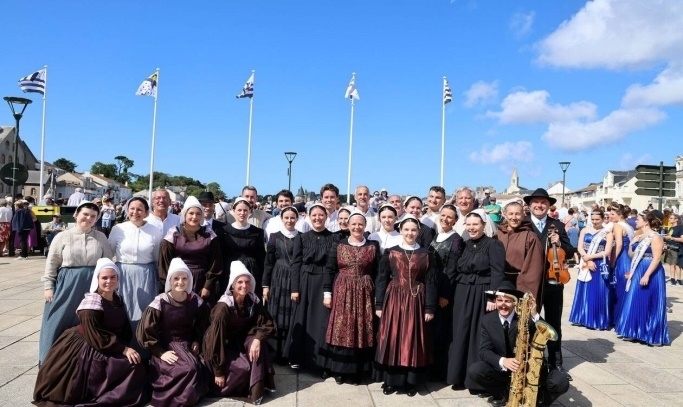 NOS BAGADOU EN GALICE : - COMITÉ BRETAGNE-GALICE